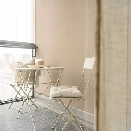 11th Floor With Balcony 아파트